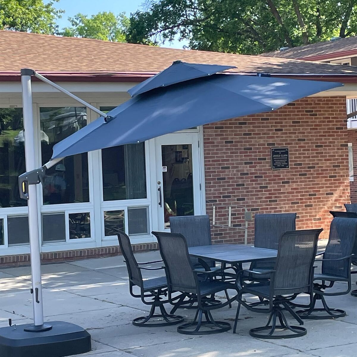 Test du parasol déporté PURPLE LEAF : luxe et fonctionnalité
