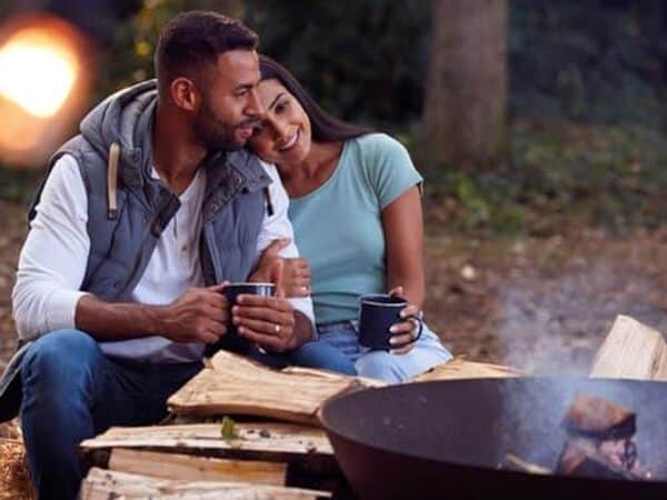 Découvrez notre test complet du brasero Perel 3 pieds et explorez ses caractéristiques : solidité, design en fonte et performance exceptionnelle pour vos soirées en plein air