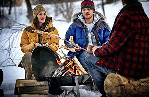 Explorez notre évaluation complète du foyer extérieur Weber en acier émaillé, un mélange parfait de durabilité et d'esthétique pour vos soirées en plein air.